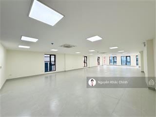 Cho thuê nhà nguyễn khánh toàn, 250m2, 9 tầng, thông sàn, 2 thang máy, pccc