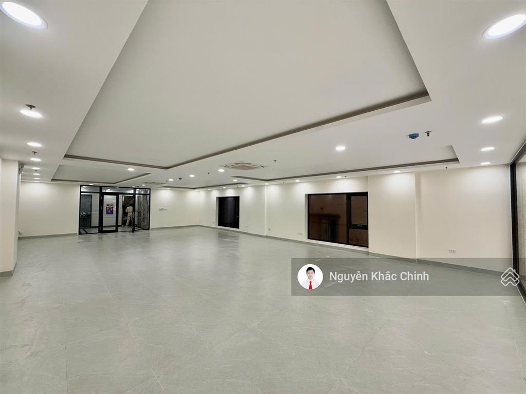 Cho thuê nhà nguyễn khánh toàn, 250m2, 9 tầng, thông sàn, 2 thang máy, pccc
