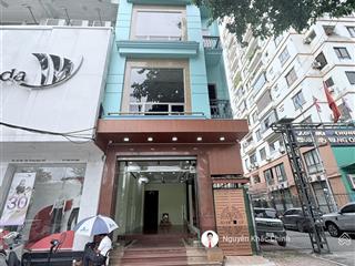 Cho thuê mp hoàng quốc việt, 85m2 x 6 tầng, lô góc, nhà sơn mới, 65 triệu/tháng
