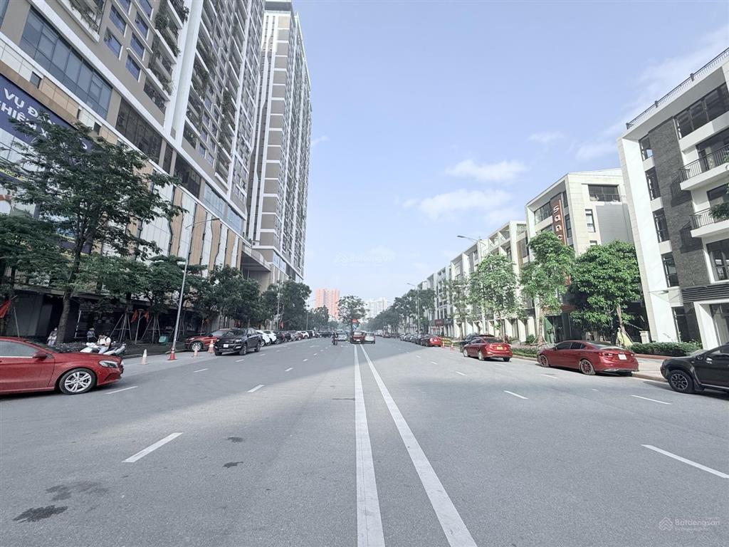 Cho thuê nhà kđt tây hồ tây star lake, 175m2, 6 tầng, thông sàn, thang máy, nhà mới