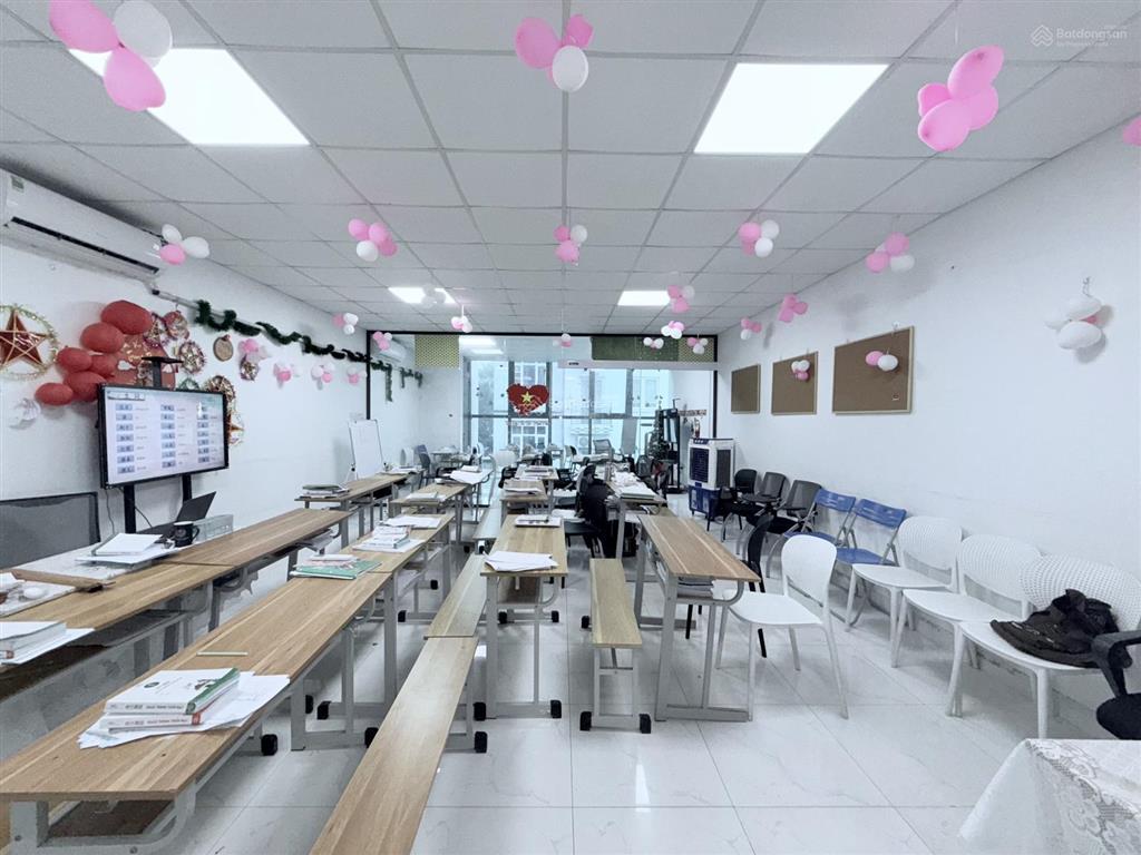 Cho thuê nhà phú diễn, 100m2, 7 tầng, mt 6m, thông sàn, thang máy, 45tr