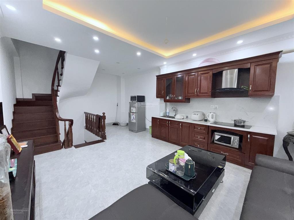 Cho thuê nhà riêng phố sài đồng, 40/44m2, 6 tầng, mt 4.5m, nhà mới, 13tr
