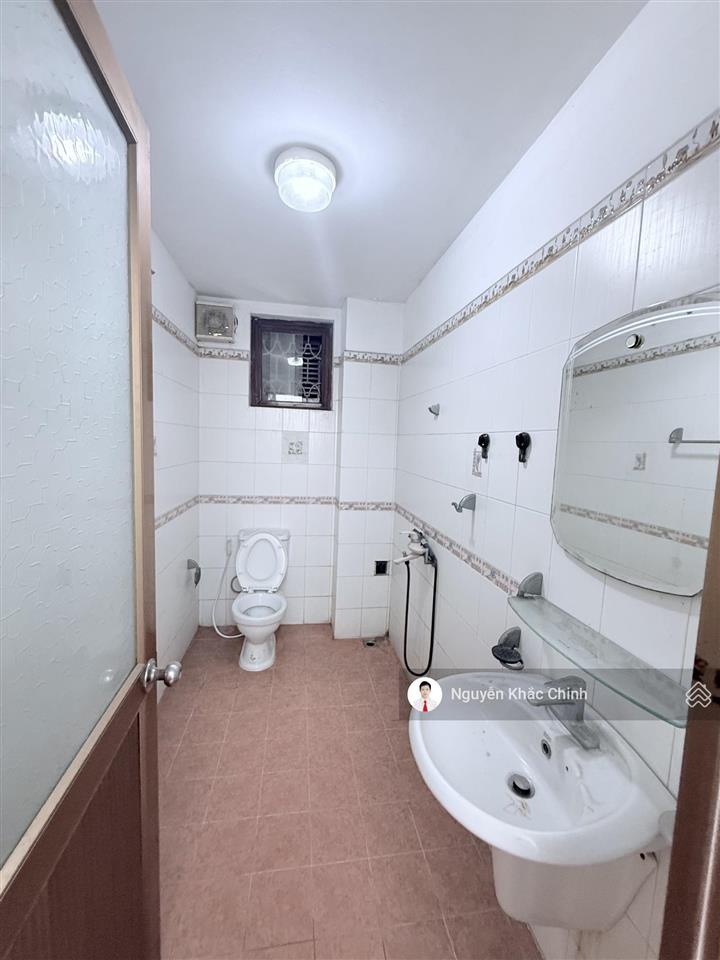 Cho thuê nhà lạc long quân, 80m2, 4 tầng, lô góc  vp, kd, ở  26tr/th