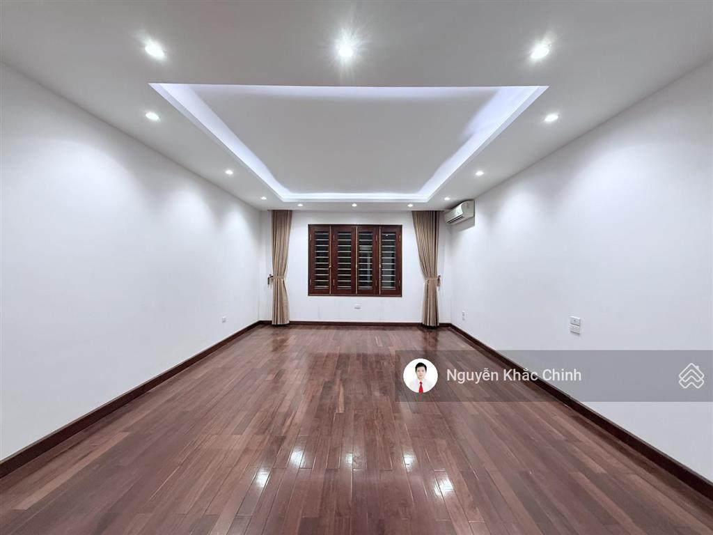 Cho thuê biệt thự liền kề ngay lạc long quân, 110m2, 5 tầng, thang máy, nhà đẹp, 40tr/th