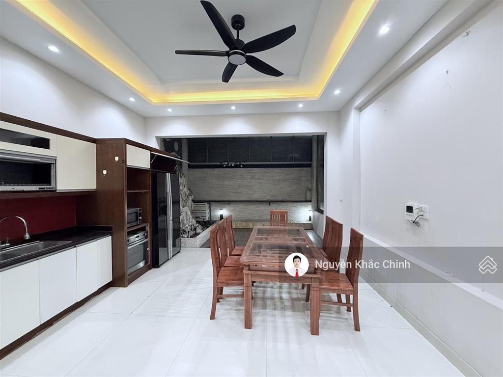 Cho thuê biệt thự liền kề ngay lạc long quân, 110m2, 5 tầng, thang máy, nhà đẹp, 40tr/th