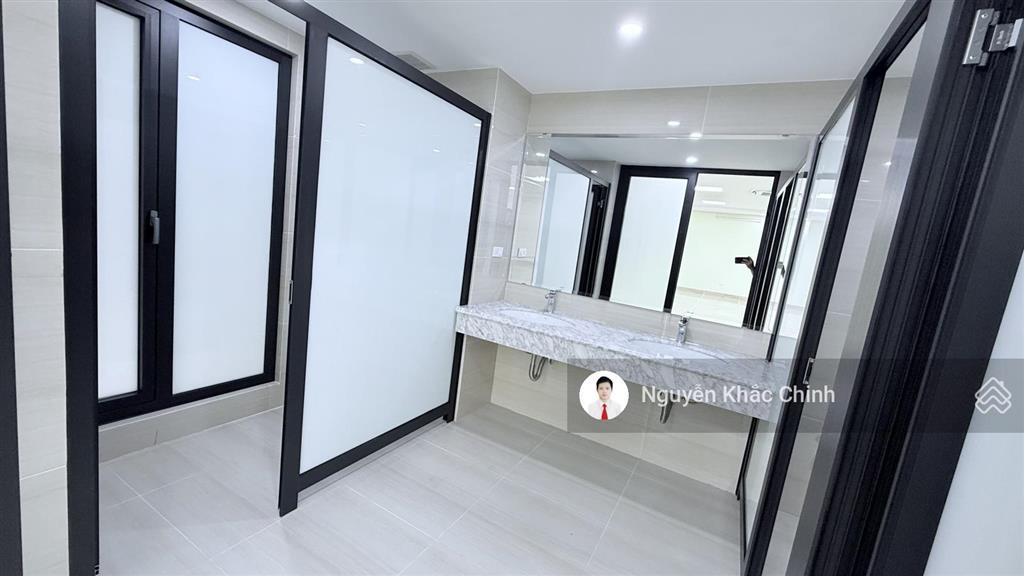 Cho thuê mp hoàng ngân, 220m2, 9 tầng, mt 12m, thông sàn, nhà mới, 2 thang máy