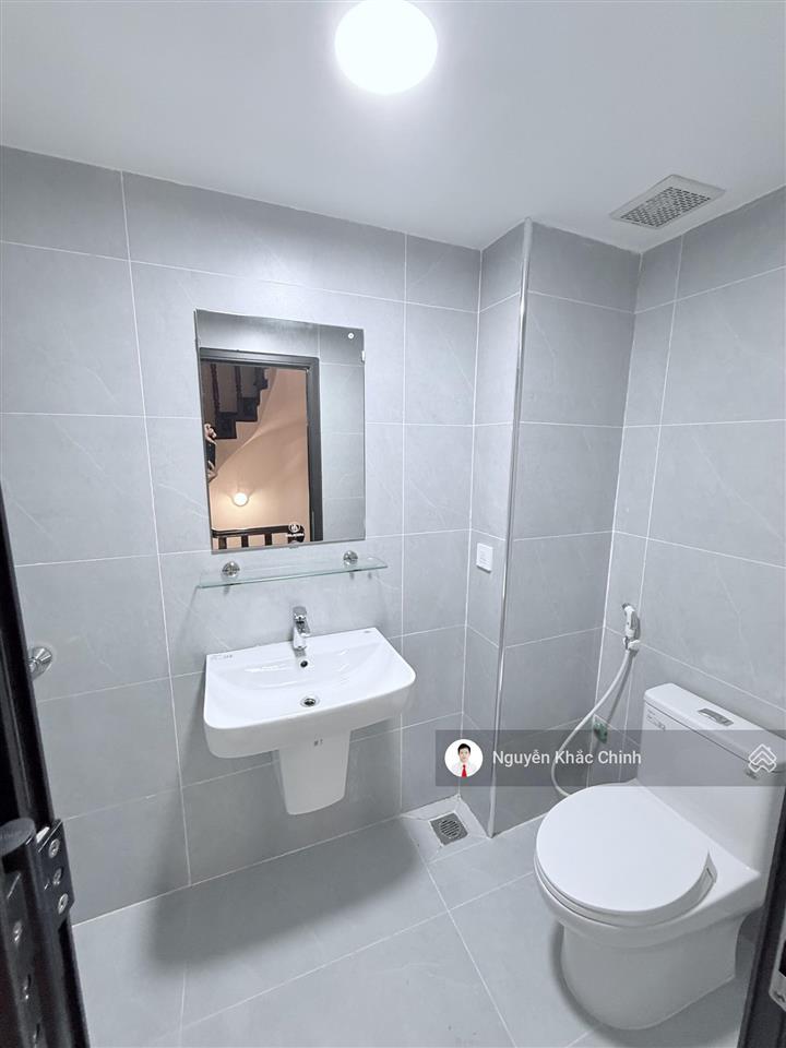 Cho thuê mp trần quốc hoàn, 60m2, 5 tầng, mt 5m, nhà đẹp, 30tr