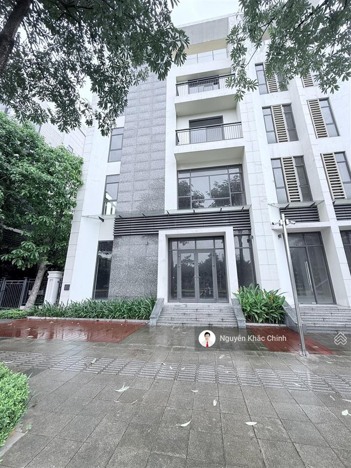Cho thuê mp xuân tảo ngay star lake, 240m2, 6 tầng, mt 10m, thông sàn, thang máy, 150tr/th
