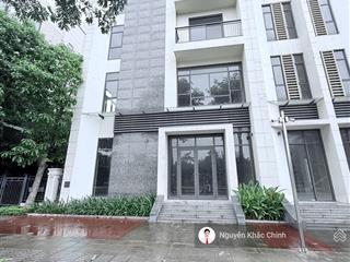 Cho thuê mp xuân tảo ngay star lake, 240m2, 6 tầng, mt 10m, thông sàn, thang máy, 150tr/th