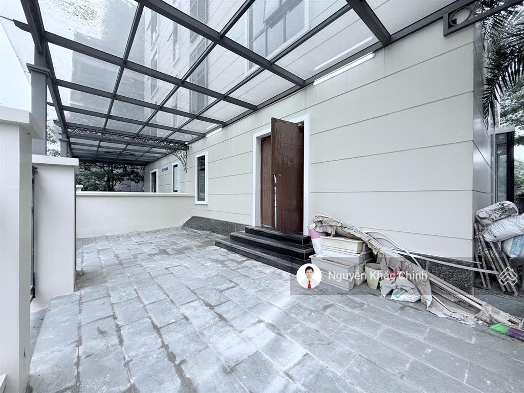 Cho thuê mp xuân tảo ngay star lake, 240m2, 6 tầng, mt 10m, thông sàn, thang máy, 150tr/th