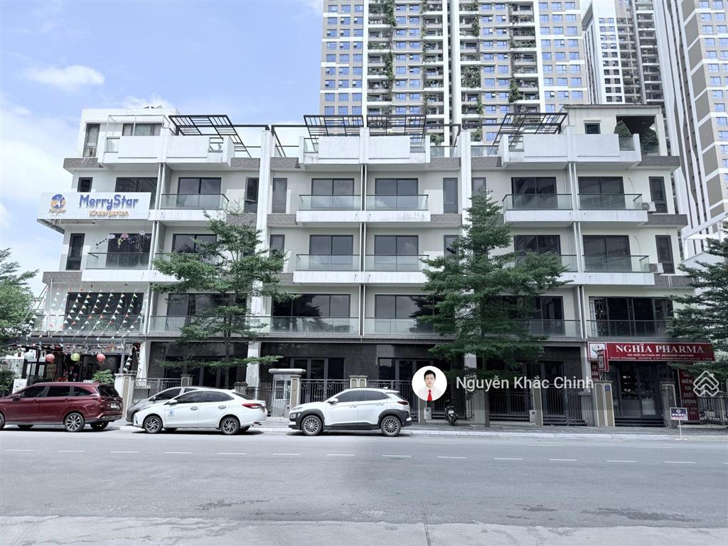 Cho thuê sh nguyễn văn huyên kéo dài, 220m2, 6 tầng, mt 11m, thông sàn
