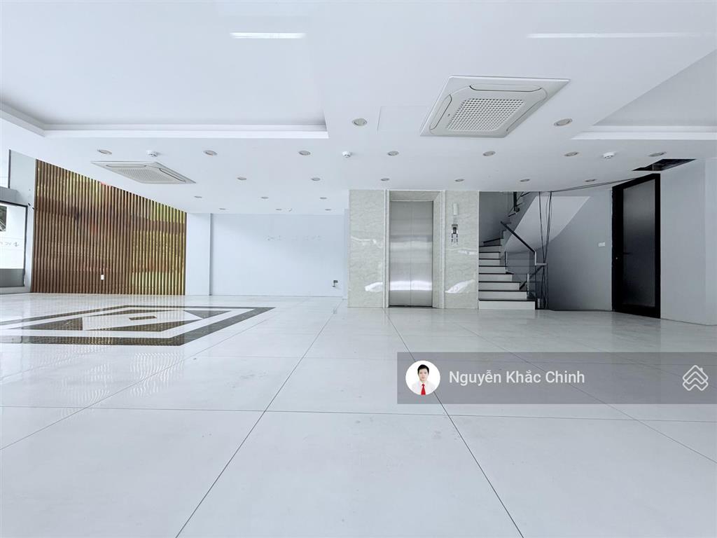 Cho thuê nguyễn cơ thạch, 180m2, 9 tầng, mt 20m  vp, spa, đào tạo  185tr/th