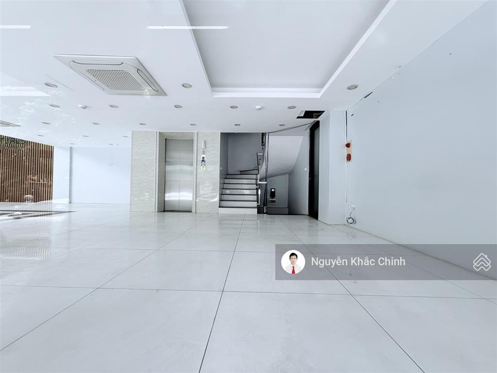 Cho thuê nguyễn cơ thạch, 180m2, 9 tầng, mt 20m  vp, spa, đào tạo  185tr/th