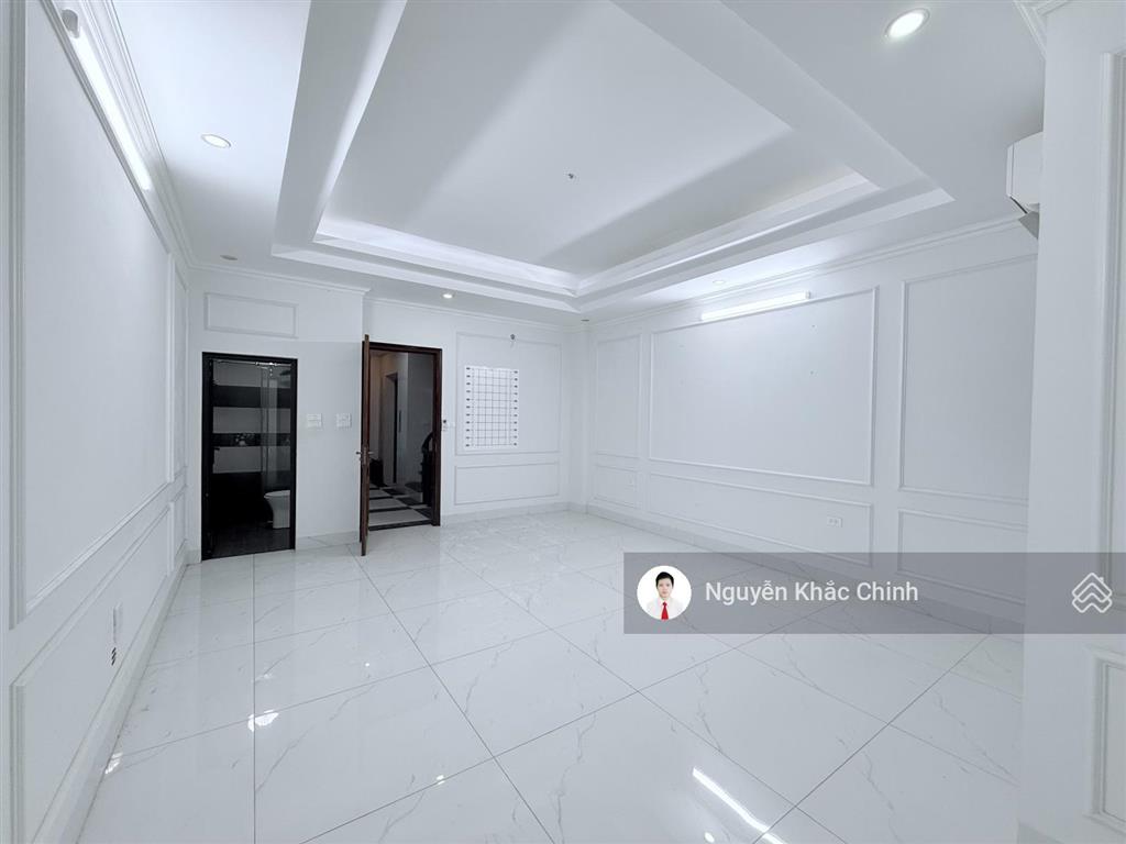 Cho thuê nhà phú diễn, 100m2 x 7 tầng, thang máy, 40 triệu/tháng