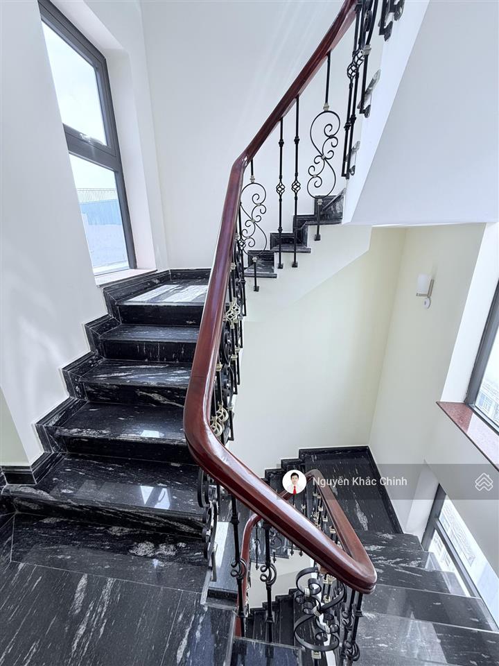 Cho thuê mp mỹ đình, 250m2, 10 tầng, thông sàn, pccc, nhà mới