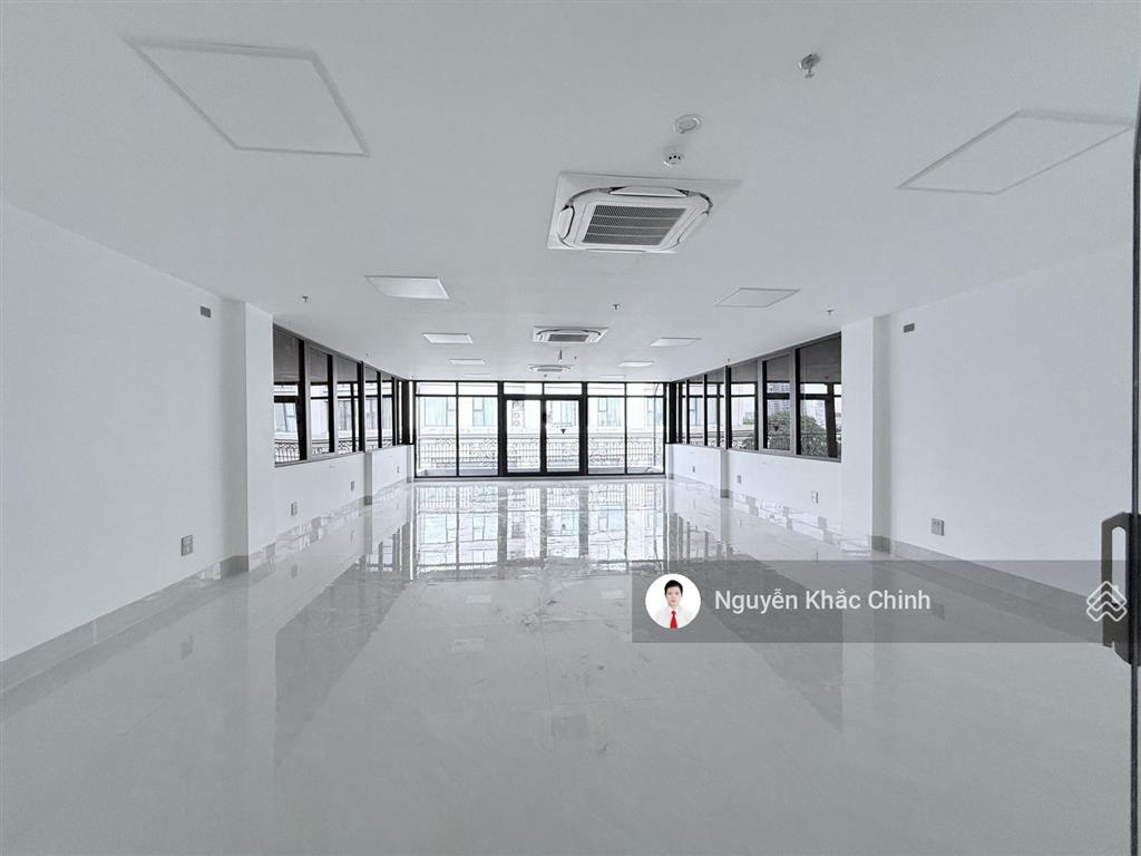 Cho thuê nhà trần thái tông, 150m2, 9 tầng, mt 8m, thông sàn, pccc, nhà đẹp