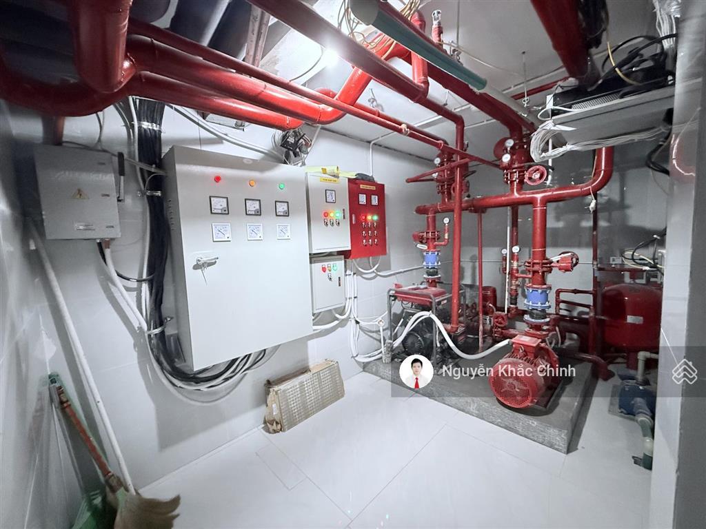Cho thuê nhà trần thái tông, 150m2, 9 tầng, mt 8m, thông sàn, pccc, nhà đẹp