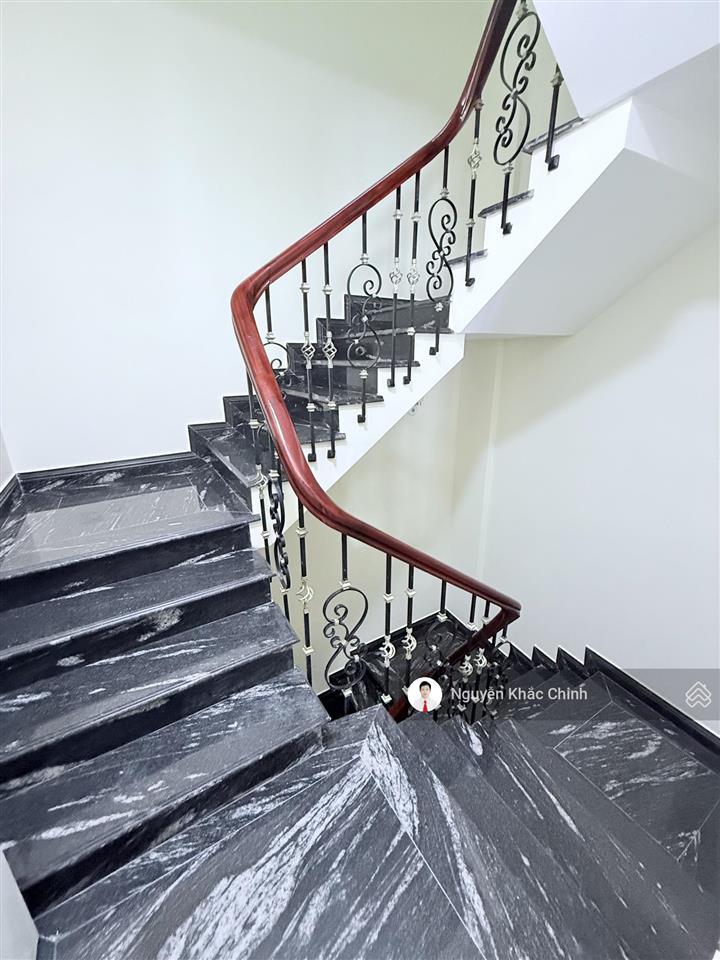 Cho thuê mp mỹ đình, 220m2, 10 tầng, mt 12m, nhà mới, pccc, mặt tiền kính