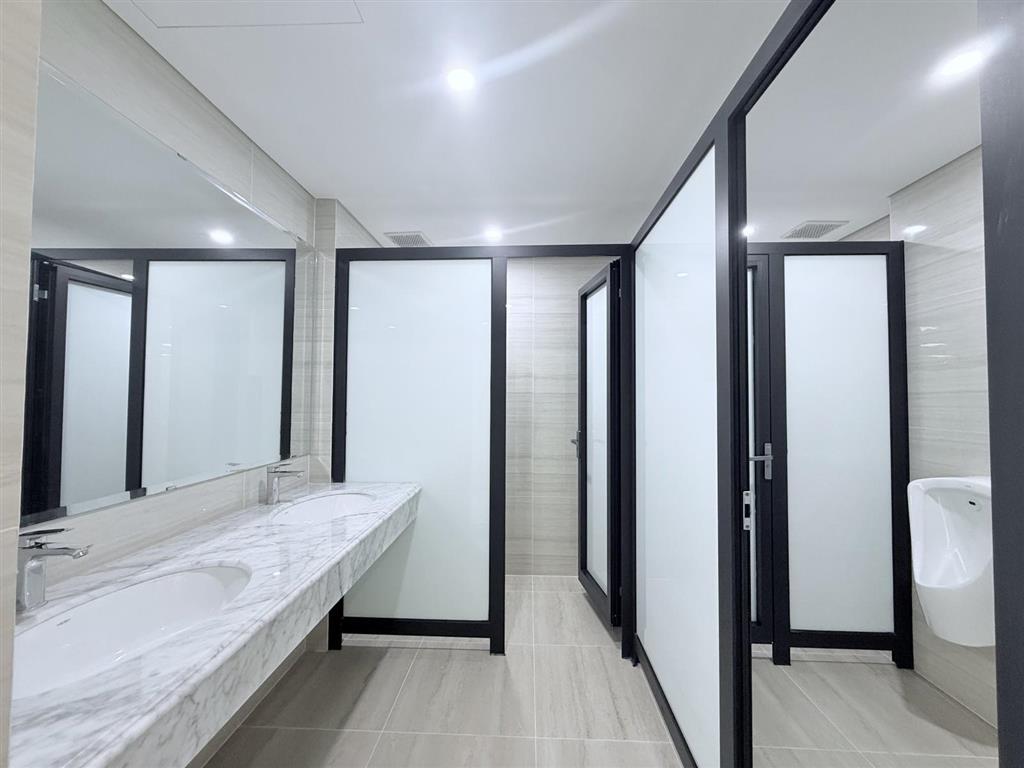 Cho thuê mp mỹ đình, 220m2, 10 tầng, mt 12m, nhà mới, pccc, mặt tiền kính
