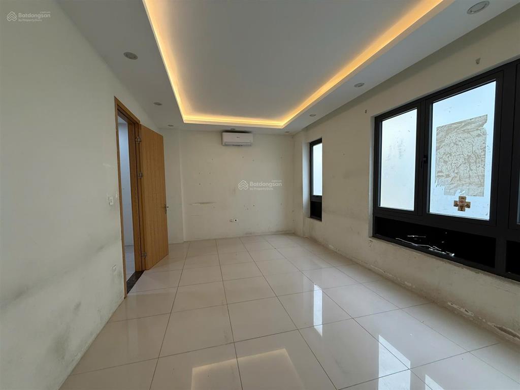 Cho thuê nhà ngõ 9 trần quốc hoàn, 65m2, 5 tầng, mt 5m  vp, kd, ở  20tr