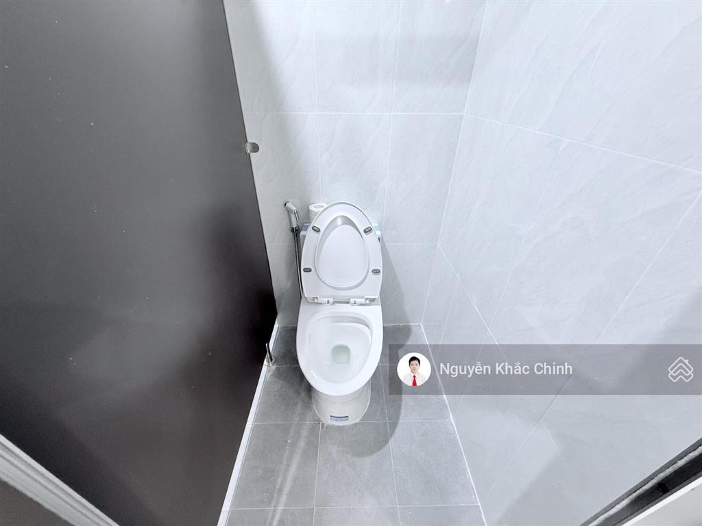 Cho thuê nguyễn văn huyên, 110m2, 5 tầng, thông sàn, thang máy, nhà mới