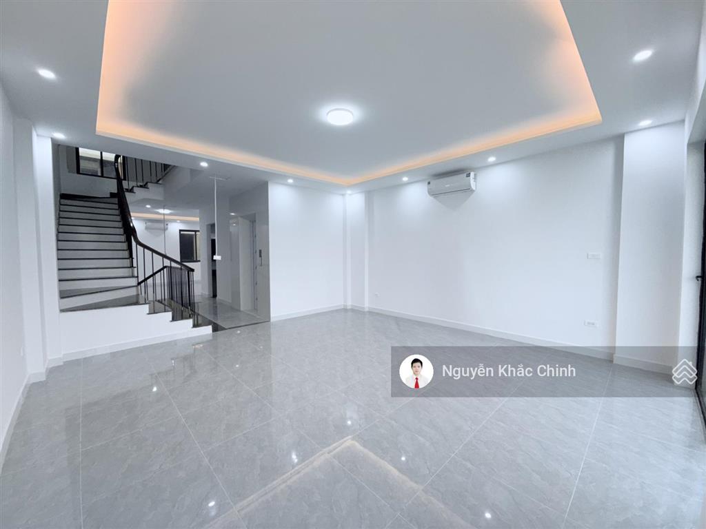 Cho thuê nguyễn văn huyên, 110m2, 5 tầng, thông sàn, thang máy, nhà mới