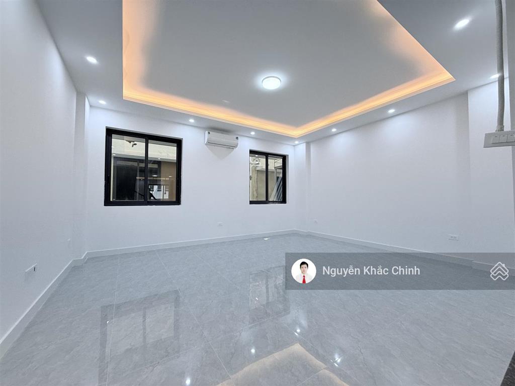 Cho thuê nhà hoàng quốc việt, 110m2, 5 tầng, thang máy, nhà mới, 65tr