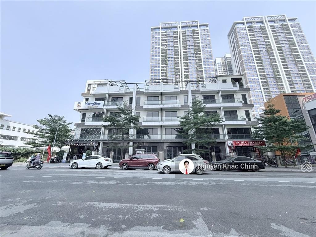 Cho thuê nhà hoàng quốc việt, 110m2, 5 tầng, thang máy, nhà mới, 65tr