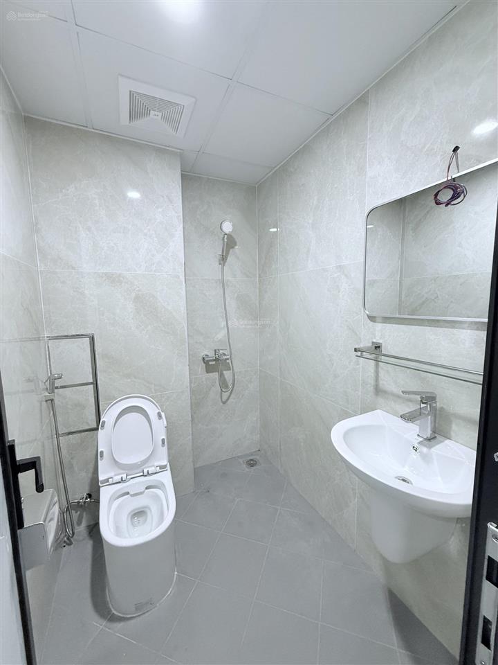 Cho thuê nhà nguyễn cơ thạch, 80m2, 7 tầng, thông sàn, thang máy, pccc, 40tr