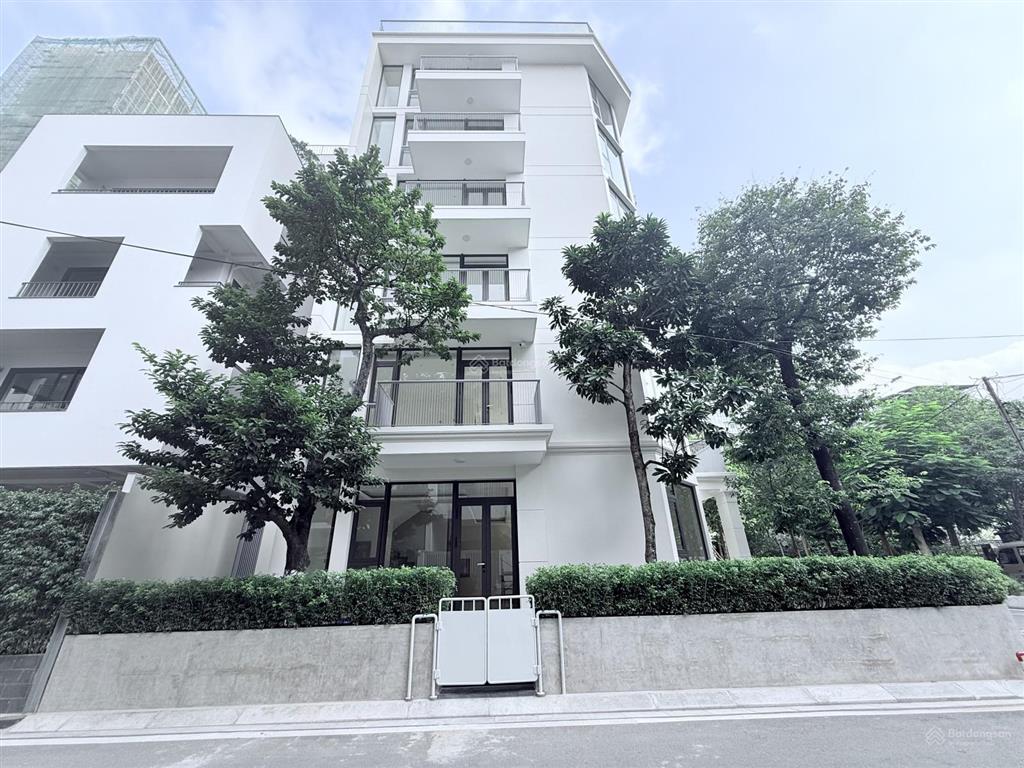 Cho thuê ngay khu vườn đào lạc long quân, 200m2, 7 tầng, lô góc, nhà mới, pccc, 190tr/th