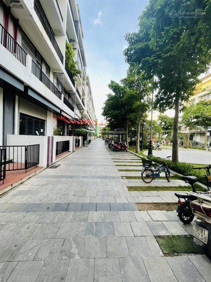 Bán siêu phẩm biệt thự 2 mặt tiền  đức giang  phố kinh doanh  hiếm  vị trí vàng