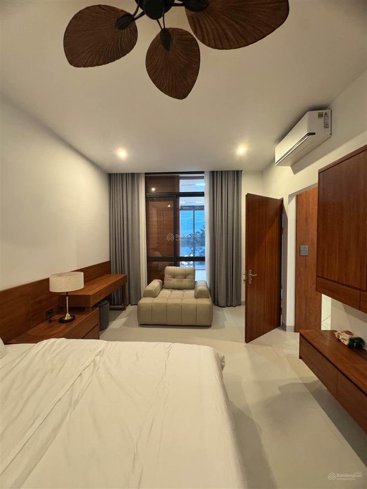 Bán gấp biệt thự view sông 800m2, 10pn, tại việt hưng, long biên  ful nội thất 5 sao  giá cực tốt