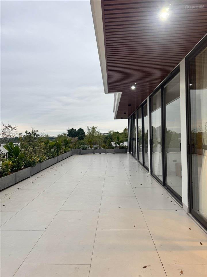 Bán gấp biệt thự view sông 800m2, 10pn, tại việt hưng, long biên  ful nội thất 5 sao  giá cực tốt
