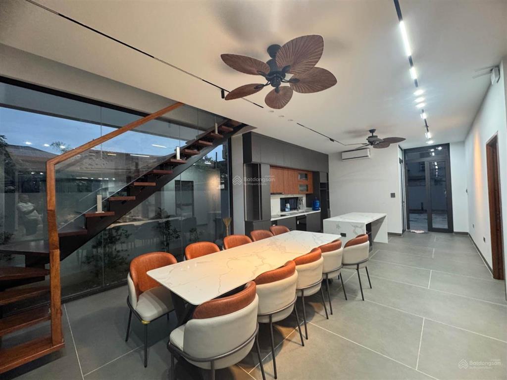 Bán gấp biệt thự view sông 800m2, 10pn, tại việt hưng, long biên  ful nội thất 5 sao  giá cực tốt