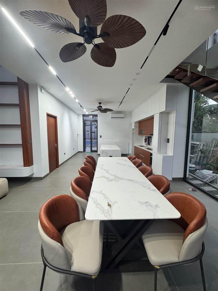 Bán gấp biệt thự view sông 800m2, 10pn, tại việt hưng, long biên  ful nội thất 5 sao  giá cực tốt