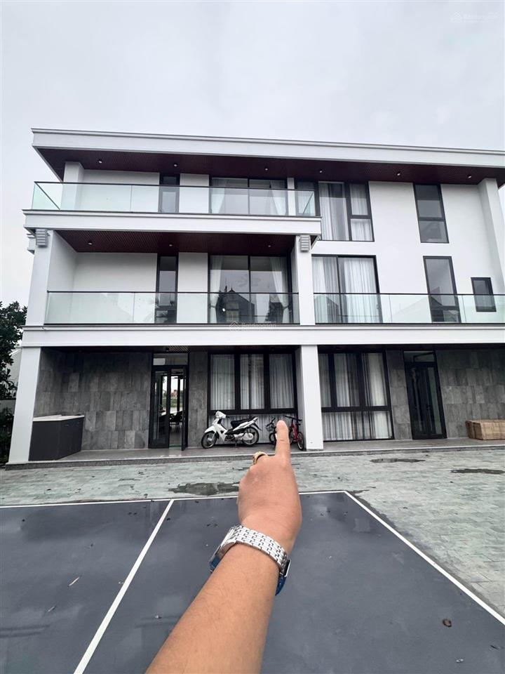 Bán gấp biệt thự view sông 800m2, 10pn, tại việt hưng, long biên  ful nội thất 5 sao  giá cực tốt