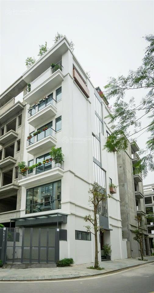Bán biệt thự liền kề mình nhựa  lô góc 2 mặt tiền  cực hiếm  khu vực vip long biên