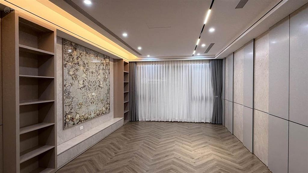 Bán nhà đẹp ngọc thụy  ngõ ô tô tránh nhau  gara 2 ô tô  7 tầng thang máy  nội thất cao cấp