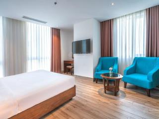Bán căn hộ tầng 1518 the canopy 3, view hồ bơi thoáng đẹp, dt 74m, 2 pn .giá 6.95 tỷ full n.thất