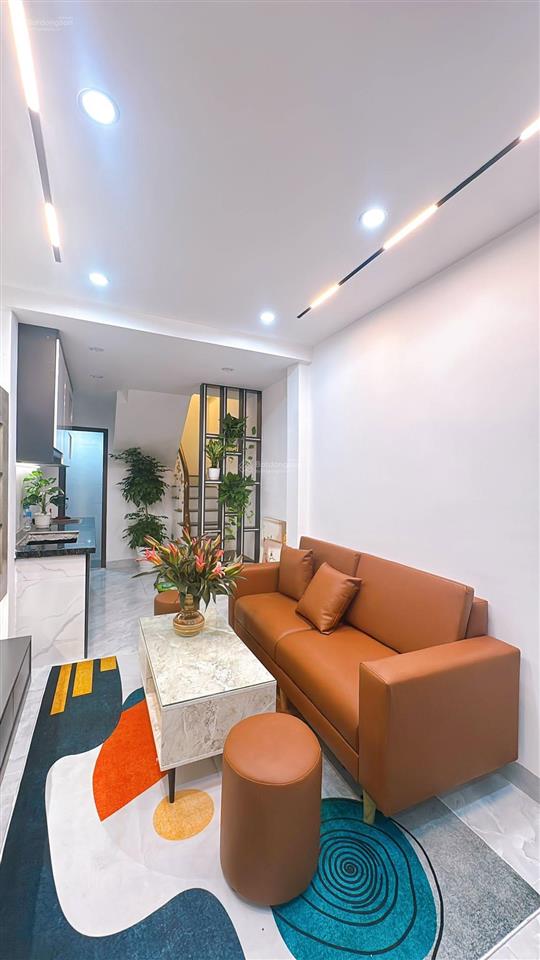 Bán nhà ngõ 32 phố khâm thiên, ngõ rộng, nhà 3 tầng ở luôn, dt sổ đỏ 10m2, giá 2.05 tỷ