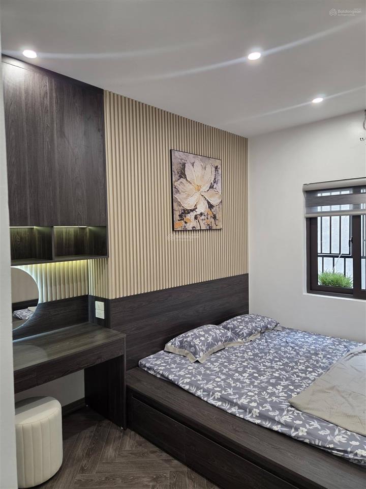 Bán nhà 45 khâm thiên  ngõ đoàn kết, nhà mới 5 tầng, 6 phòng full đồ, dt 55m, giá 12.8 tỷ