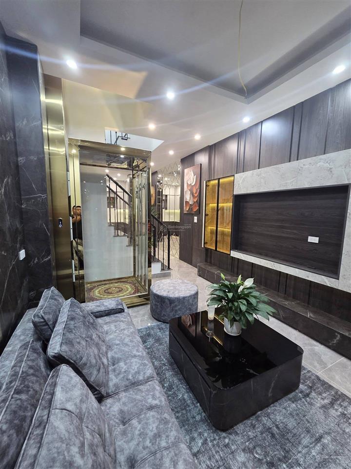 Bán nhà 45 ngõ đoàn kết  khâm thiên, 5 tầng full nội thất, thang máy mới dt 50m  12.5 tỷ
