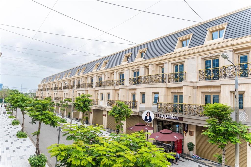 Chính chủ gửi bán nhà phố 4 tầng hạng sang regal pavillon đà nẵng  giá đầu tư 18,6 tỷ