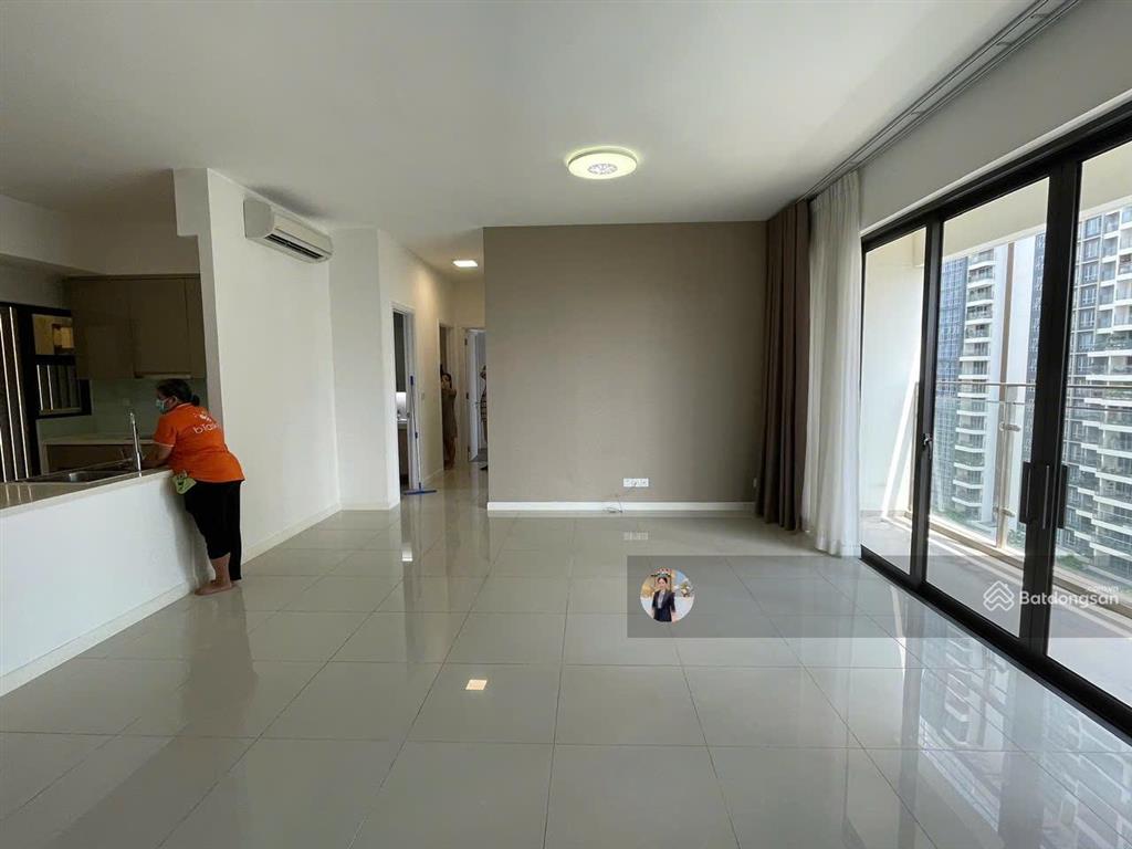 Hình nhà thật||giao dịch 3 phòng ngủ dt 150m2 tầm nhìn hồ hơi thấpgía 24 tỷsẵn hđt 80triệu/tháng