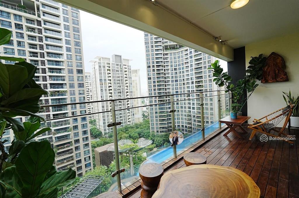 Tin và hình ảnh xác thực || 4 phòng ngủ tầm nhìn thấpview trực diện hồ bơi dt 190 m2 giá 33 tỷ