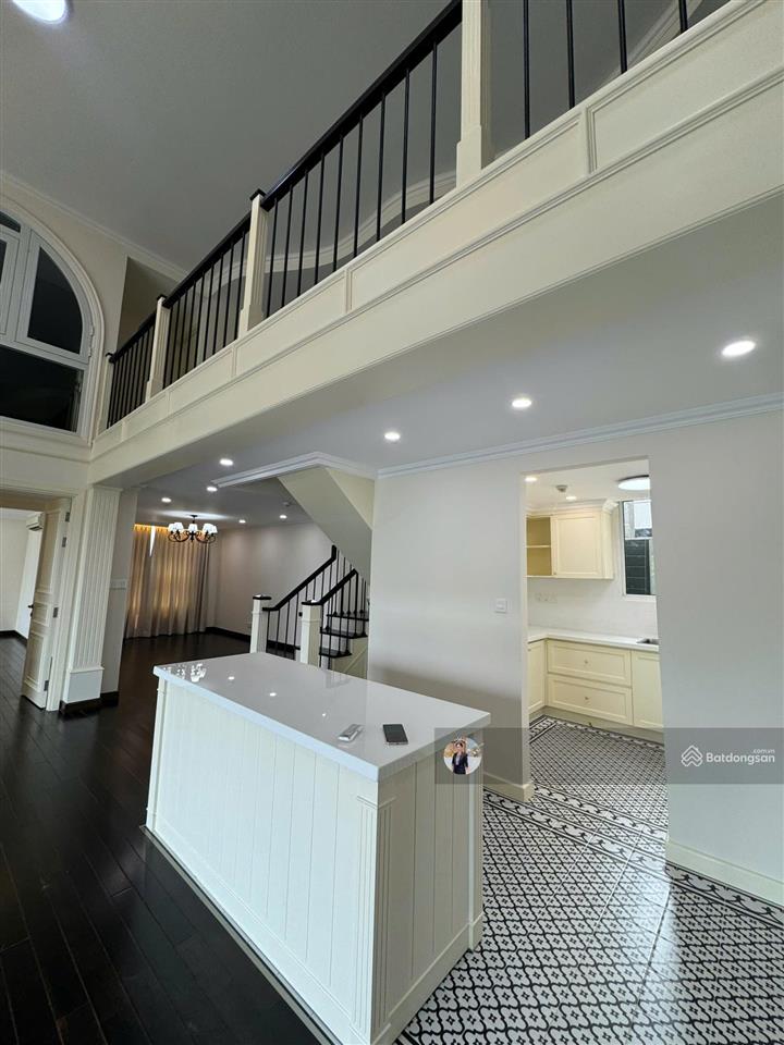 Nhà mới 100%  duplex thông tầng cổ điển  dt 356 m2  giá 23 tỷ  bấm xem hình ảnh thật