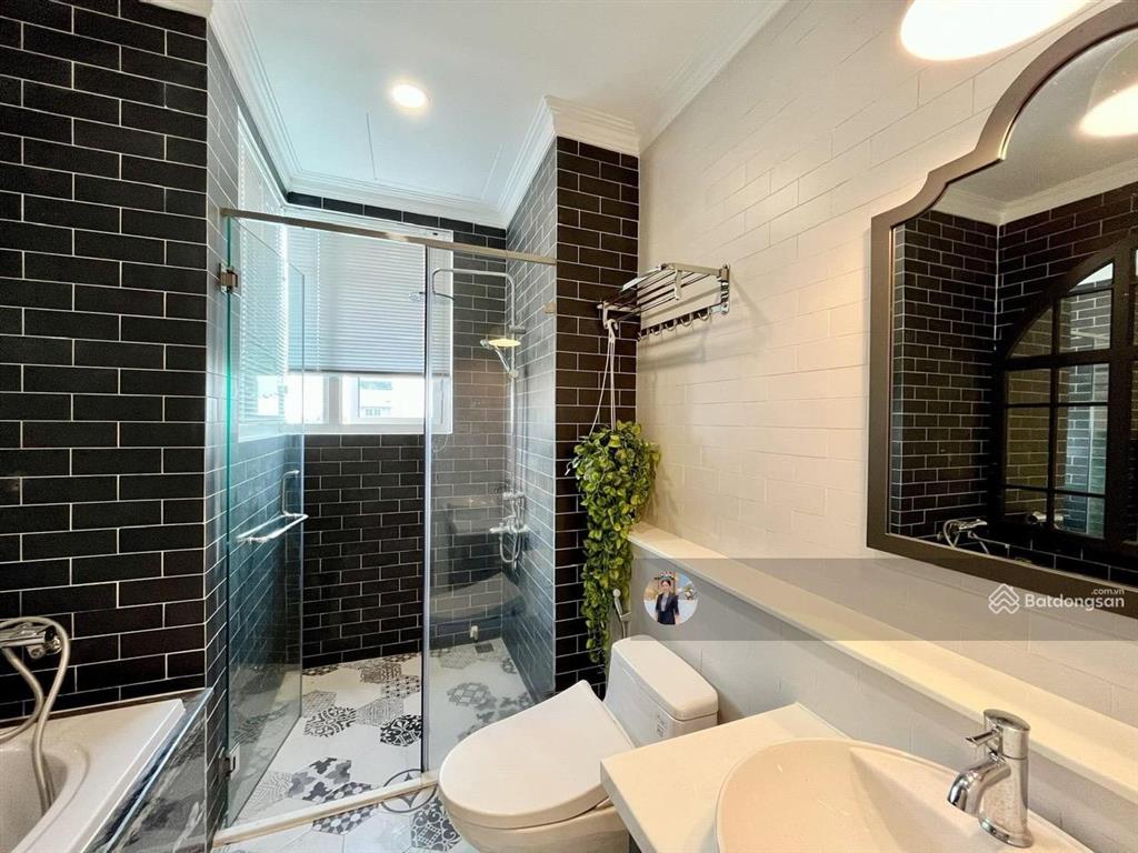 Quảng cáo thật  hình thật, 5 phòng ngủ duplex vista verde thông tầng  dt 195m2  sẵn sổ hồng