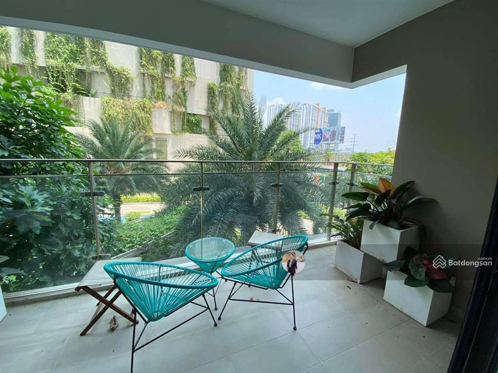 Trực tiếp chính chủ 3pn ban công rộng | view hồ bơi | dt 136m² | giá 19 tỷ