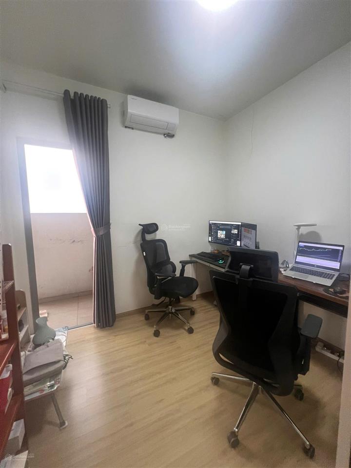 Chính chủ bán gấp căn hộ hausneo, tầng trung, view cực thoáng, 2pn, 2wc, sổ hồng riêng, giá 4.280