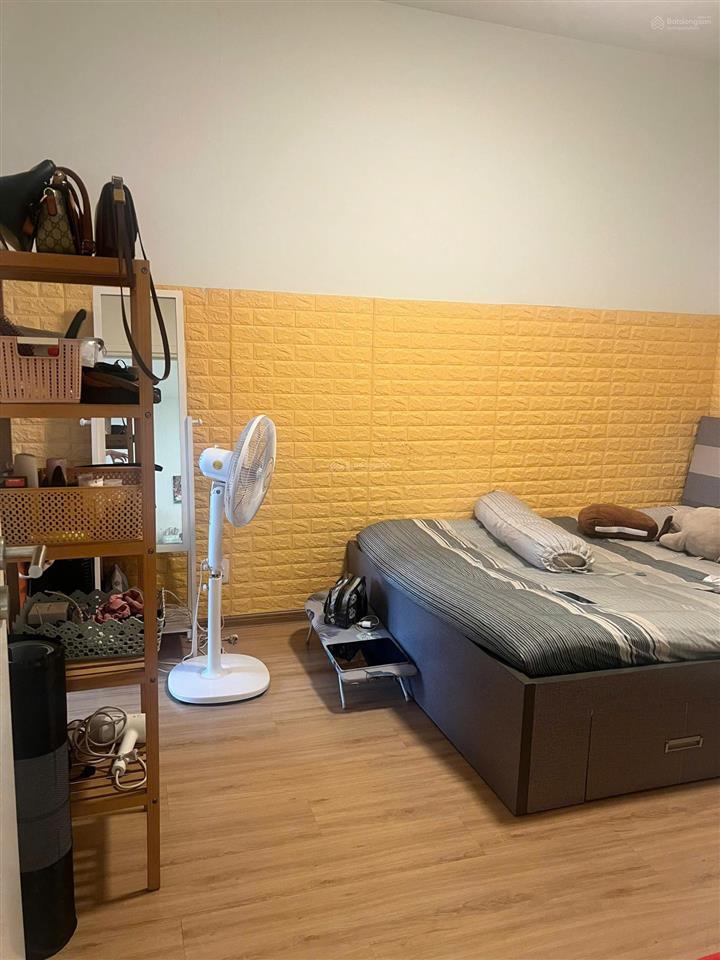 Chính chủ bán gấp căn hộ hausneo, tầng trung, view cực thoáng, 2pn, 2wc, sổ hồng riêng, giá 4.280